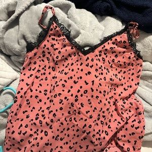 Medium pink cheetah print tank top
